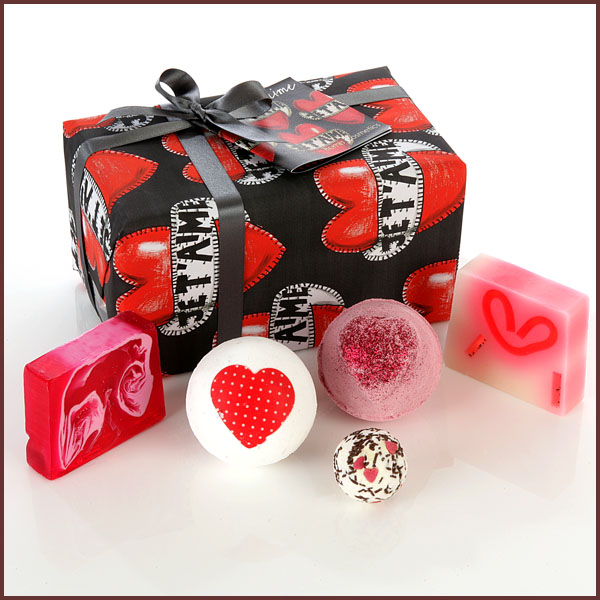 Bomb Cosmetics Je T Aime Wrapped Gift Box - 100% Natural Product